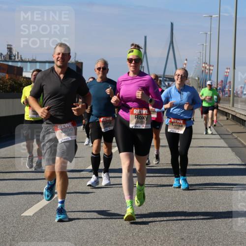 03.10.2025 - Köhlbrandbrückenlauf Strokosch-Dieckow http://msf.ph/oto/9119094 03.10.2025 12:56:24 Position 3 5145, 4369, 4470 meine-sportfotos.de