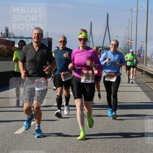 03.10.2025 - Köhlbrandbrückenlauf Strokosch-Dieckow http://msf.ph/oto/9119096 03.10.2025 12:56:24 Position 3 4369, 4470, 5145 meine-sportfotos.de