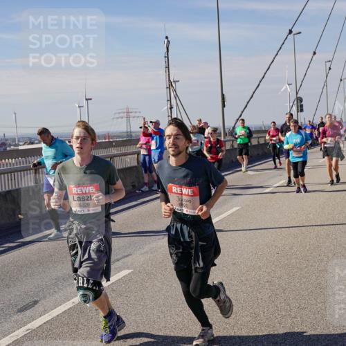 03.10.2025 - Köhlbrandbrückenlauf Michael Burmester http://msf.ph/oto/9119097 03.10.2025 13:00:24 Position 2 5829, 6820 meine-sportfotos.de