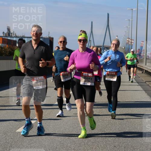03.10.2025 - Köhlbrandbrückenlauf Strokosch-Dieckow http://msf.ph/oto/9119100 03.10.2025 12:56:24 Position 3 4369, 4656, 4470, 5145 meine-sportfotos.de