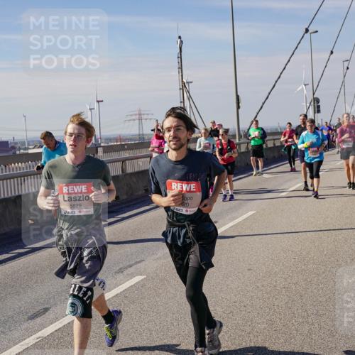 03.10.2025 - Köhlbrandbrückenlauf Michael Burmester http://msf.ph/oto/9119101 03.10.2025 13:00:24 Position 2 5829, 820 meine-sportfotos.de