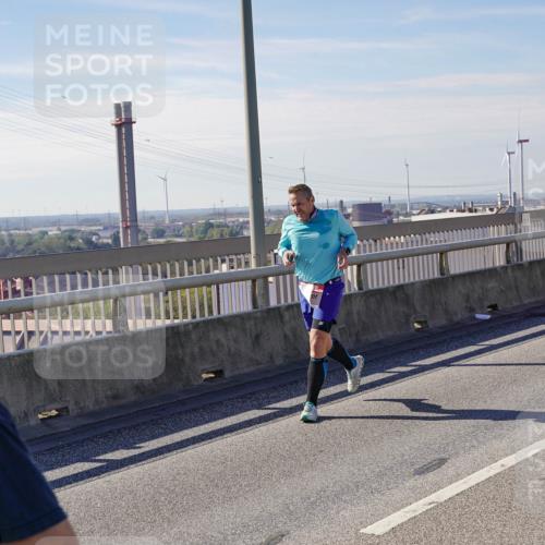 03.10.2025 - Köhlbrandbrückenlauf Michael Burmester http://msf.ph/oto/9119107 03.10.2025 13:00:25 Position 2  meine-sportfotos.de