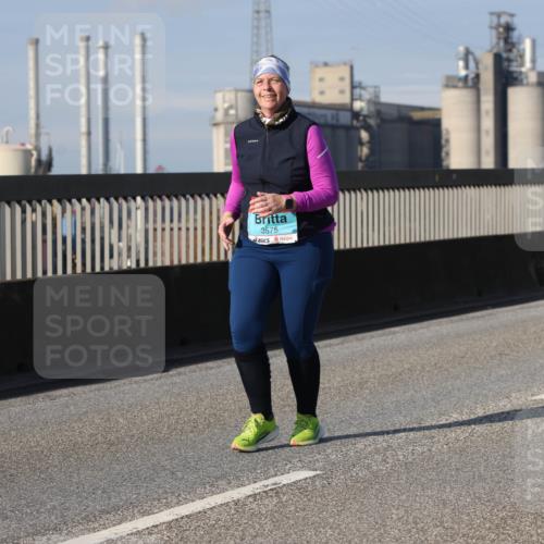 03.10.2025 - Köhlbrandbrückenlauf Lena Gebhardt http://msf.ph/oto/9119121 03.10.2025 10:26:03 Position 2 3575 meine-sportfotos.de