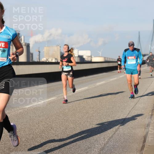 03.10.2025 - Köhlbrandbrückenlauf Lena Gebhardt http://msf.ph/oto/9119126 03.10.2025 09:45:08 Position 2 3458 meine-sportfotos.de