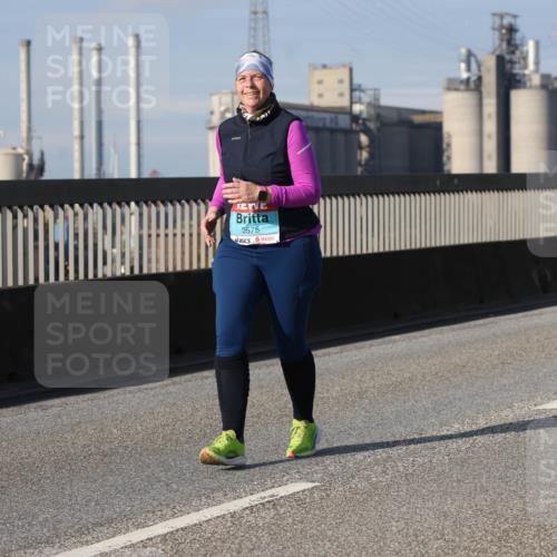 03.10.2025 - Köhlbrandbrückenlauf Lena Gebhardt http://msf.ph/oto/9119131 03.10.2025 10:26:03 Position 2 3575 meine-sportfotos.de