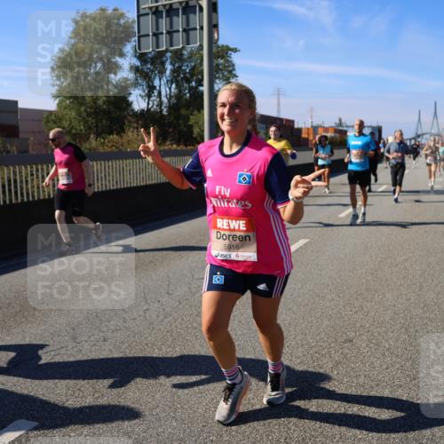 03.10.2025 - Köhlbrandbrückenlauf Strokosch-Dieckow http://msf.ph/oto/9119140 03.10.2025 12:56:30 Position 3 5916 meine-sportfotos.de