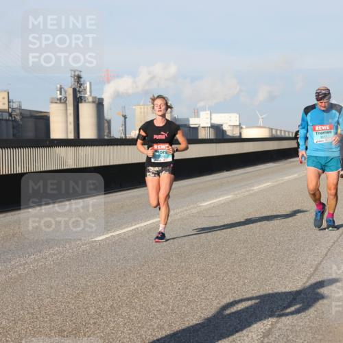 03.10.2025 - Köhlbrandbrückenlauf Lena Gebhardt http://msf.ph/oto/9119142 03.10.2025 09:45:08 Position 2 4, 018, 3317 meine-sportfotos.de
