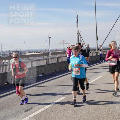 03.10.2025 - Köhlbrandbrückenlauf Michael Burmester http://msf.ph/oto/9119146 03.10.2025 13:00:28 Position 2 6547, 6499 meine-sportfotos.de
