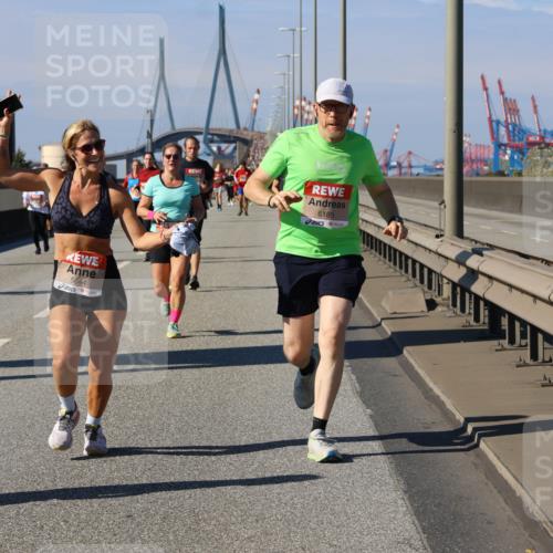 03.10.2025 - Köhlbrandbrückenlauf Strokosch-Dieckow http://msf.ph/oto/9119148 03.10.2025 12:56:32 Position 3 5644, 6185 meine-sportfotos.de