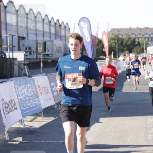 03.10.2025 - Köhlbrandbrückenlauf Jannik Wohlers http://msf.ph/oto/9119161 03.10.2025 13:03:47 Ziel 4063, 4274, 4322, 4422, 5414, 5639, 5799, 6025, 6341, 6706 meine-sportfotos.de
