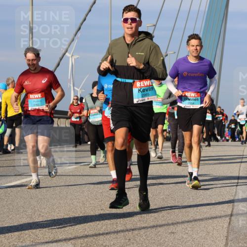 03.10.2025 - Köhlbrandbrückenlauf Strokosch-Dieckow http://msf.ph/oto/9119218 03.10.2025 09:53:01 Position 2 3762, 2965, 2984 meine-sportfotos.de