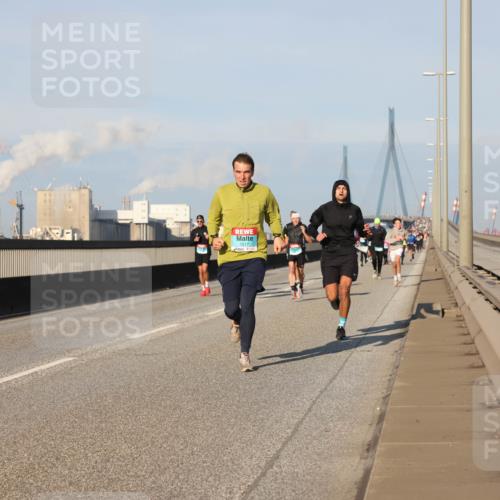 03.10.2025 - Köhlbrandbrückenlauf Lena Gebhardt http://msf.ph/oto/9119229 03.10.2025 09:45:12 Position 2 1517 meine-sportfotos.de