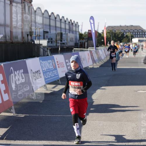 03.10.2025 - Köhlbrandbrückenlauf Jannik Wohlers http://msf.ph/oto/9119234 03.10.2025 13:34:51 Ziel 4112, 4498, 4767, 5227, 5465, 6196, 6357, 6434 meine-sportfotos.de