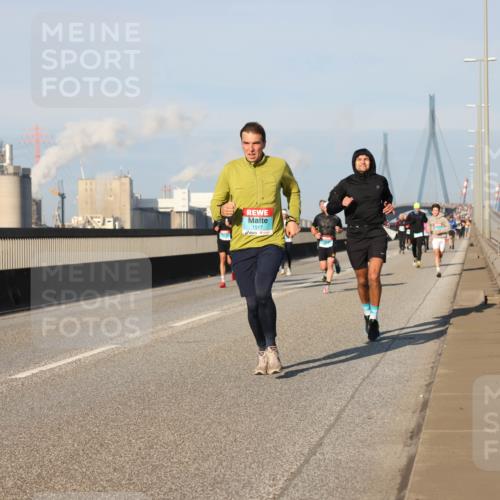 03.10.2025 - Köhlbrandbrückenlauf Lena Gebhardt http://msf.ph/oto/9119235 03.10.2025 09:45:13 Position 2 1517 meine-sportfotos.de