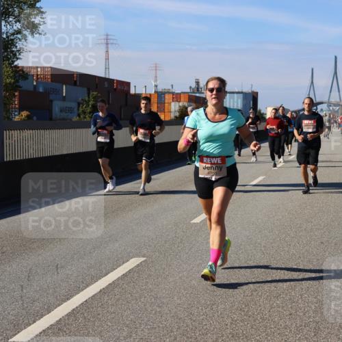 03.10.2025 - Köhlbrandbrückenlauf Strokosch-Dieckow http://msf.ph/oto/9119236 03.10.2025 12:56:36 Position 3 4700 meine-sportfotos.de
