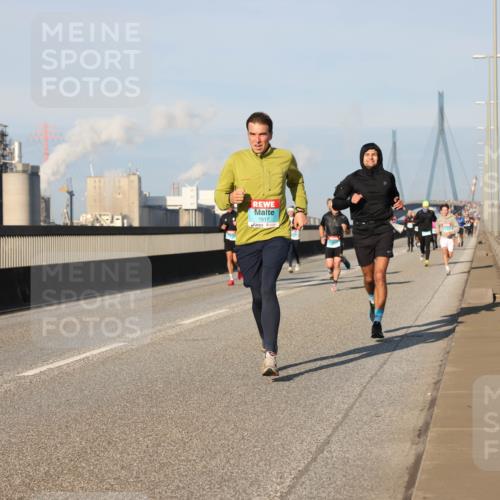 03.10.2025 - Köhlbrandbrückenlauf Lena Gebhardt http://msf.ph/oto/9119241 03.10.2025 09:45:13 Position 2 1517 meine-sportfotos.de