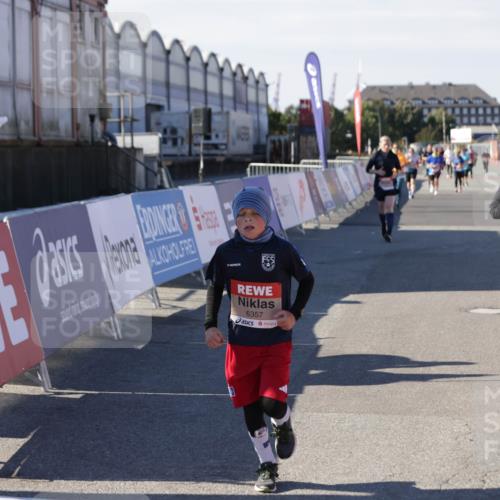 03.10.2025 - Köhlbrandbrückenlauf Jannik Wohlers http://msf.ph/oto/9119247 03.10.2025 13:34:51 Ziel 4112, 4498, 4767, 5227, 5465, 6196, 6357, 6434 meine-sportfotos.de
