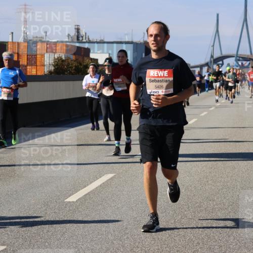 03.10.2025 - Köhlbrandbrückenlauf Strokosch-Dieckow http://msf.ph/oto/9119249 03.10.2025 12:56:38 Position 3 5426 meine-sportfotos.de