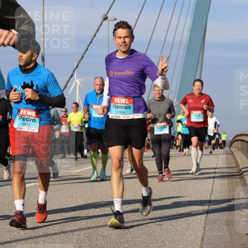 03.10.2025 - Köhlbrandbrückenlauf Strokosch-Dieckow http://msf.ph/oto/9119250 03.10.2025 09:53:03 Position 2 2965, 1815, 2984 meine-sportfotos.de