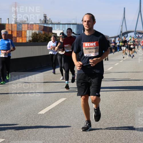 03.10.2025 - Köhlbrandbrückenlauf Strokosch-Dieckow http://msf.ph/oto/9119253 03.10.2025 12:56:38 Position 3 5426 meine-sportfotos.de