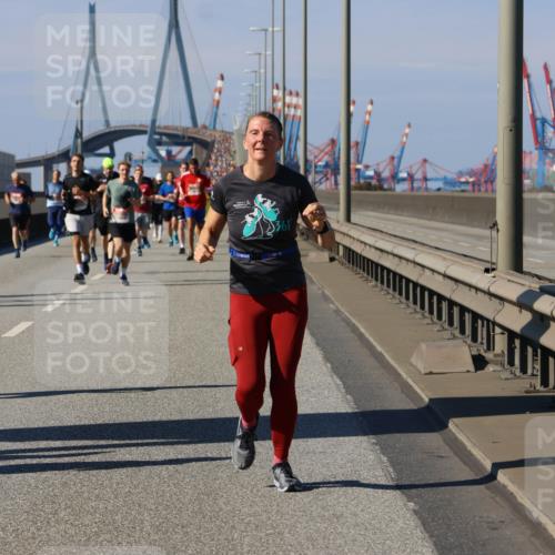 03.10.2025 - Köhlbrandbrückenlauf Strokosch-Dieckow http://msf.ph/oto/9119266 03.10.2025 12:56:40 Position 3 361 meine-sportfotos.de