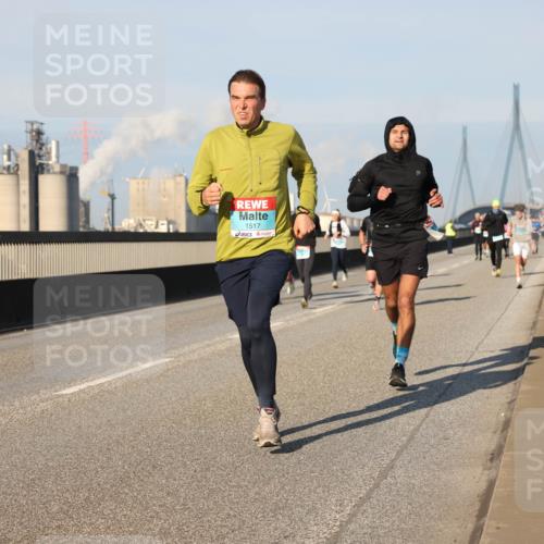 03.10.2025 - Köhlbrandbrückenlauf Lena Gebhardt http://msf.ph/oto/9119268 03.10.2025 09:45:14 Position 2 1517 meine-sportfotos.de