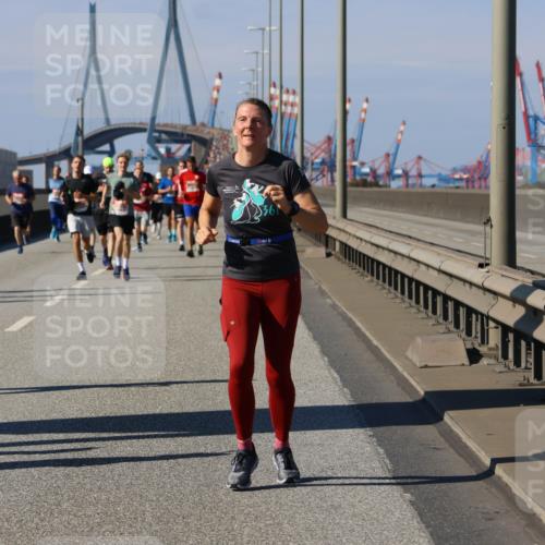 03.10.2025 - Köhlbrandbrückenlauf Strokosch-Dieckow http://msf.ph/oto/9119271 03.10.2025 12:56:40 Position 3  meine-sportfotos.de