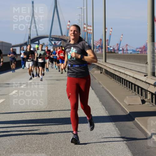 03.10.2025 - Köhlbrandbrückenlauf Strokosch-Dieckow http://msf.ph/oto/9119278 03.10.2025 12:56:40 Position 3 4448 meine-sportfotos.de