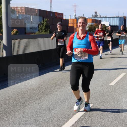 03.10.2025 - Köhlbrandbrückenlauf Strokosch-Dieckow http://msf.ph/oto/9119304 03.10.2025 12:56:45 Position 3 4448 meine-sportfotos.de
