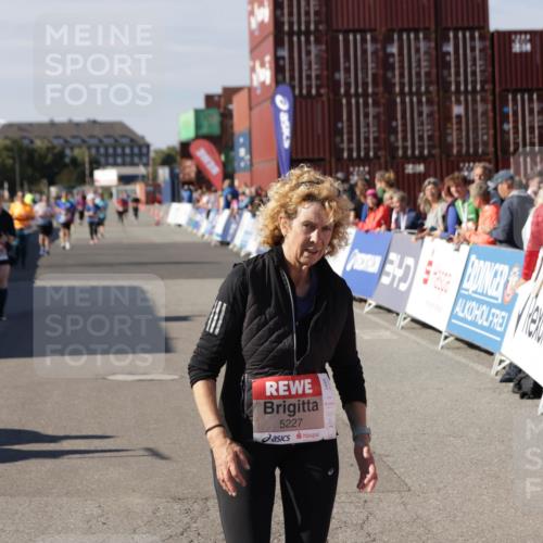 03.10.2025 - Köhlbrandbrückenlauf Jannik Wohlers http://msf.ph/oto/9119306 03.10.2025 13:34:53 Ziel 4112, 4498, 4767, 5227, 6196, 6357, 6434 meine-sportfotos.de
