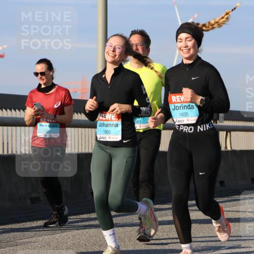 03.10.2025 - Köhlbrandbrückenlauf Strokosch-Dieckow http://msf.ph/oto/9119307 03.10.2025 09:53:10 Position 2 34, 1920, 1850, 663, 1835, 2113 meine-sportfotos.de