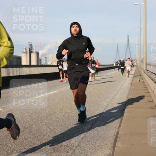 03.10.2025 - Köhlbrandbrückenlauf Lena Gebhardt http://msf.ph/oto/9119309 03.10.2025 09:45:15 Position 2 1517 meine-sportfotos.de