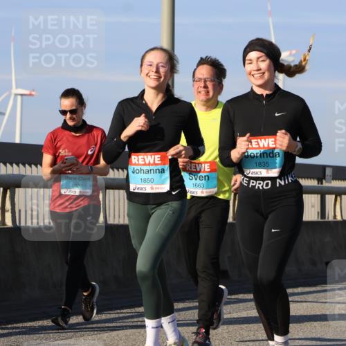 03.10.2025 - Köhlbrandbrückenlauf Strokosch-Dieckow http://msf.ph/oto/9119319 03.10.2025 09:53:10 Position 2 84, 1920, 1850, 1663, 1835 meine-sportfotos.de