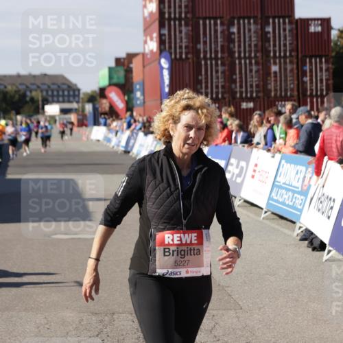 03.10.2025 - Köhlbrandbrückenlauf Jannik Wohlers http://msf.ph/oto/9119324 03.10.2025 13:34:53 Ziel 4112, 4498, 4767, 5227, 6196, 6357, 6434 meine-sportfotos.de
