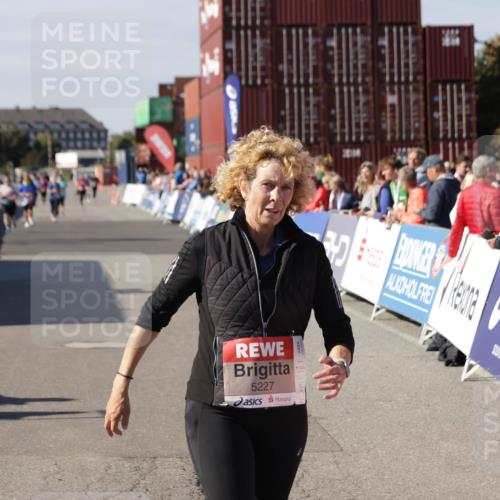 03.10.2025 - Köhlbrandbrückenlauf Jannik Wohlers http://msf.ph/oto/9119331 03.10.2025 13:34:53 Ziel 4112, 4498, 4767, 5227, 6196, 6357, 6434 meine-sportfotos.de