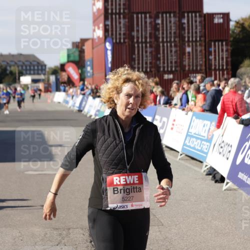 03.10.2025 - Köhlbrandbrückenlauf Jannik Wohlers http://msf.ph/oto/9119339 03.10.2025 13:34:53 Ziel 4112, 4498, 4767, 5227, 6196, 6357, 6434 meine-sportfotos.de