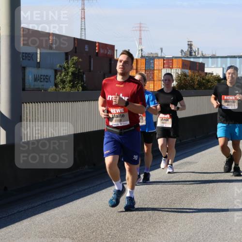03.10.2025 - Köhlbrandbrückenlauf Strokosch-Dieckow http://msf.ph/oto/9119342 03.10.2025 12:56:48 Position 3 4908, 20, 6098, 4522 meine-sportfotos.de
