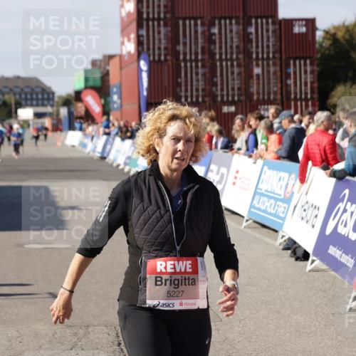 03.10.2025 - Köhlbrandbrückenlauf Jannik Wohlers http://msf.ph/oto/9119346 03.10.2025 13:34:53 Ziel 4112, 4498, 4767, 5227, 6196, 6357, 6434 meine-sportfotos.de