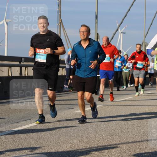 03.10.2025 - Köhlbrandbrückenlauf Strokosch-Dieckow http://msf.ph/oto/9119349 03.10.2025 09:53:12 Position 2 190, 1310, 2404 meine-sportfotos.de
