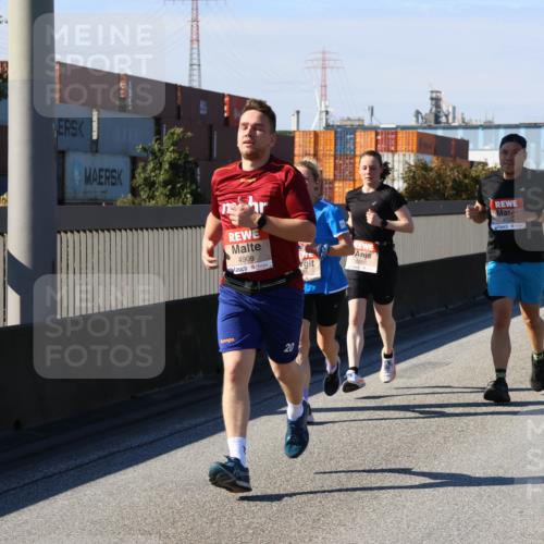 03.10.2025 - Köhlbrandbrückenlauf Strokosch-Dieckow http://msf.ph/oto/9119352 03.10.2025 12:56:48 Position 3 4908, 20 meine-sportfotos.de
