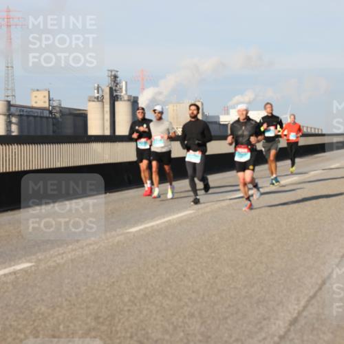 03.10.2025 - Köhlbrandbrückenlauf Lena Gebhardt http://msf.ph/oto/9119354 03.10.2025 09:45:16 Position 2  meine-sportfotos.de