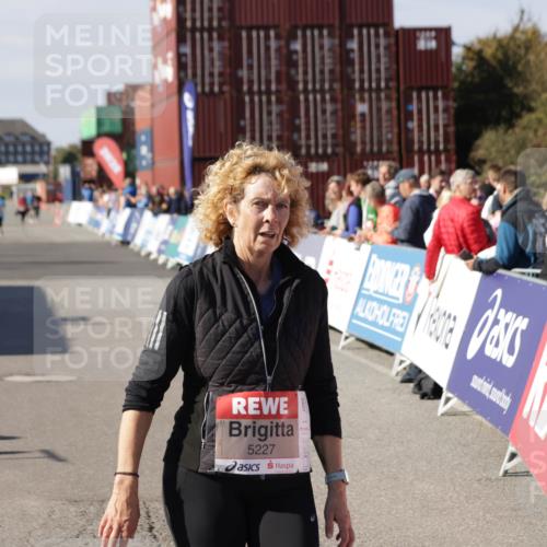 03.10.2025 - Köhlbrandbrückenlauf Jannik Wohlers http://msf.ph/oto/9119358 03.10.2025 13:34:53 Ziel 4112, 4498, 4767, 5227, 6196, 6357, 6434 meine-sportfotos.de
