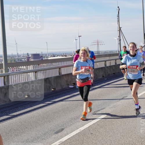 03.10.2025 - Köhlbrandbrückenlauf Michael Burmester http://msf.ph/oto/9119362 03.10.2025 13:00:40 Position 2 5226, 6736 meine-sportfotos.de