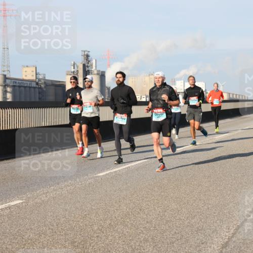 03.10.2025 - Köhlbrandbrückenlauf Lena Gebhardt http://msf.ph/oto/9119363 03.10.2025 09:45:17 Position 2 3001 meine-sportfotos.de