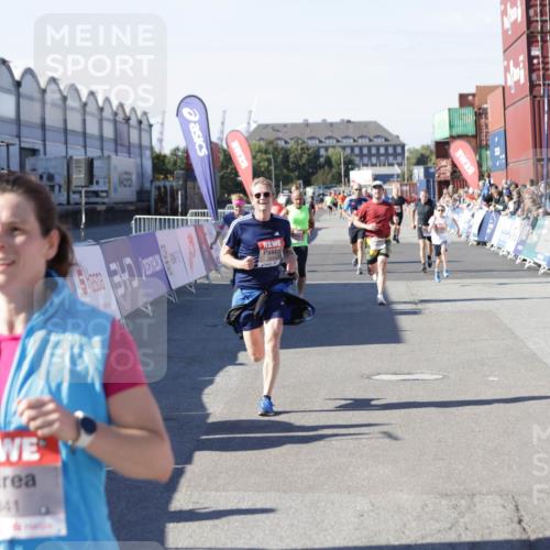 03.10.2025 - Köhlbrandbrückenlauf Jannik Wohlers http://msf.ph/oto/9119378 03.10.2025 13:03:52 Ziel 4063, 4127, 4274, 4322, 4349, 5098, 5414, 5447, 5639, 5950, 6315, 6341, 6392, 6706 meine-sportfotos.de