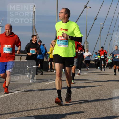03.10.2025 - Köhlbrandbrückenlauf Strokosch-Dieckow http://msf.ph/oto/9119383 03.10.2025 09:53:15 Position 2 3172, 1731 meine-sportfotos.de