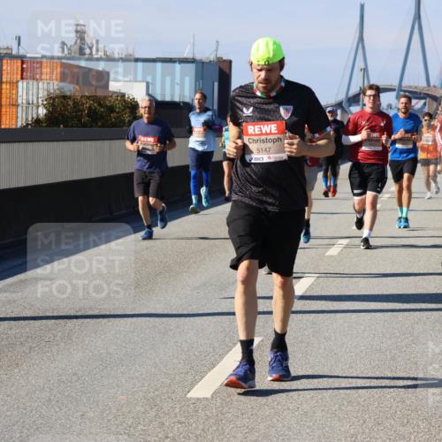 03.10.2025 - Köhlbrandbrückenlauf Strokosch-Dieckow http://msf.ph/oto/9119388 03.10.2025 12:56:53 Position 3 5147, 6454 meine-sportfotos.de