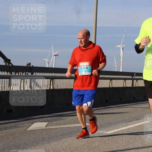 03.10.2025 - Köhlbrandbrückenlauf Strokosch-Dieckow http://msf.ph/oto/9119392 03.10.2025 09:53:16 Position 2 3172, 1731 meine-sportfotos.de