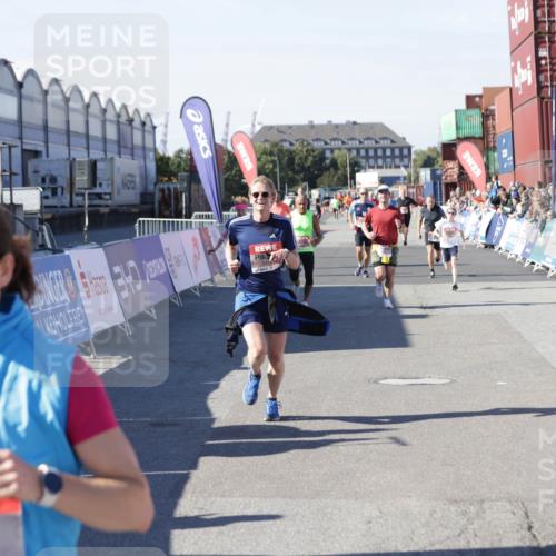 03.10.2025 - Köhlbrandbrückenlauf Jannik Wohlers http://msf.ph/oto/9119395 03.10.2025 13:03:52 Ziel 4063, 4127, 4274, 4322, 4349, 5098, 5414, 5447, 5639, 5950, 6315, 6341, 6392, 6706 meine-sportfotos.de
