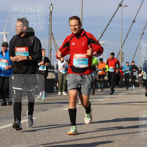 03.10.2025 - Köhlbrandbrückenlauf Strokosch-Dieckow http://msf.ph/oto/9119410 03.10.2025 09:53:18 Position 2 6, 2855 meine-sportfotos.de